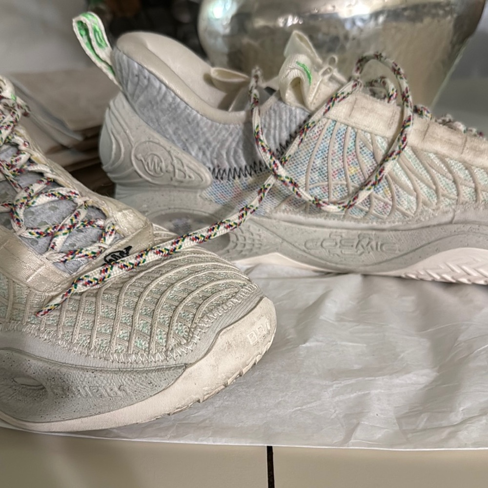 Nike Cosmic Unity